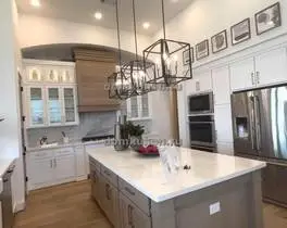 угловая кухня с островом Рим